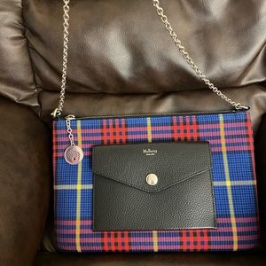 SOLD!!! Like new Mulberry large chain pouch